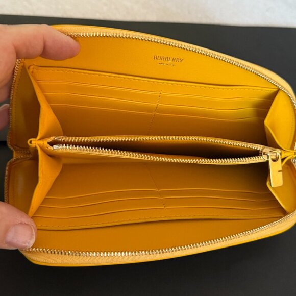 Burberry Women's Mimosa Orange Leather Large Shield Wallet - Picture 12 of 16